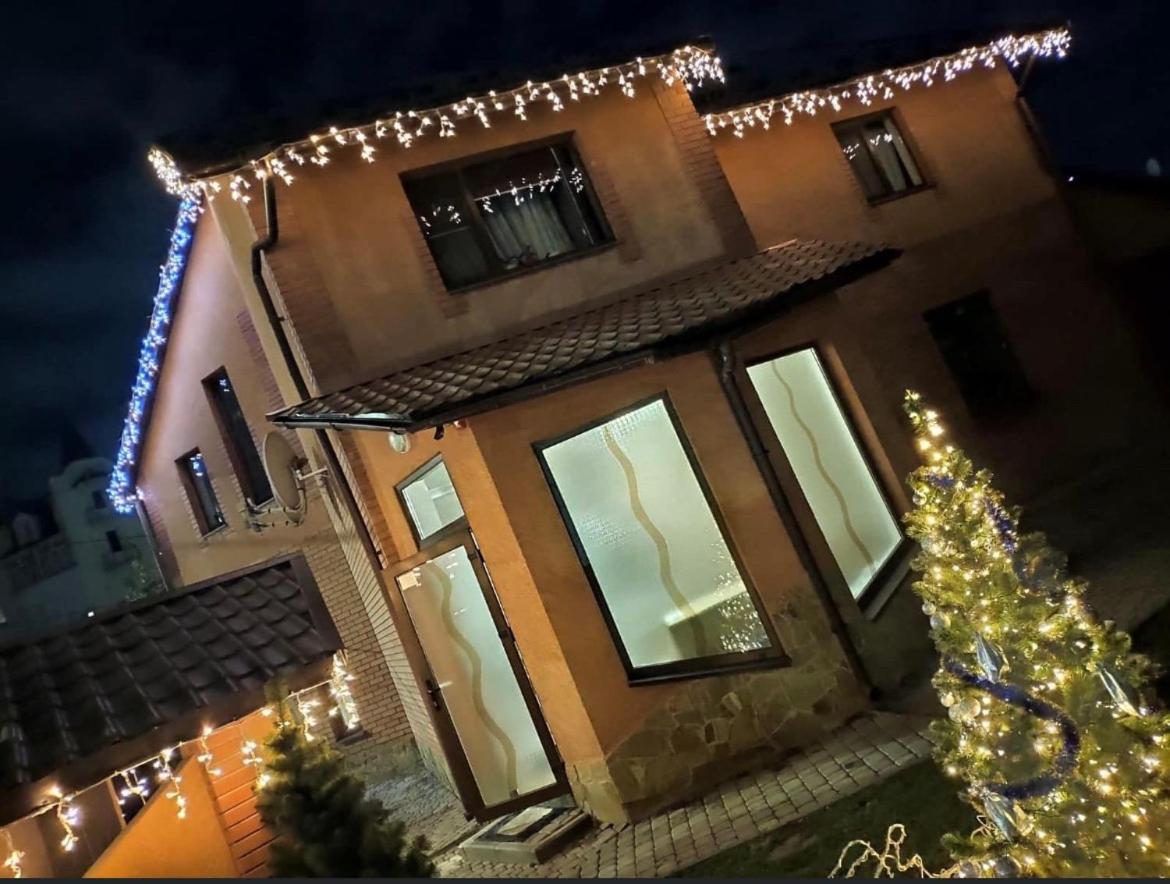 Best House Lutsʼk Exterior foto
